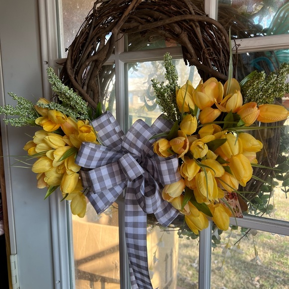 Spring collection- Tulips grapevine wreath - Picture 6 of 6